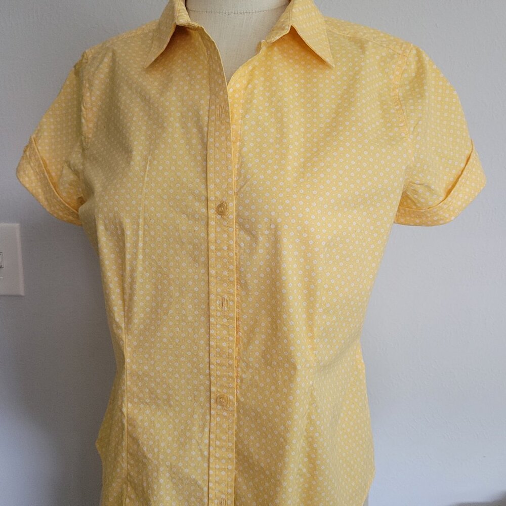 Liz Claiborne Short Sleeve fitted Button Up Women's shirt Size Small
